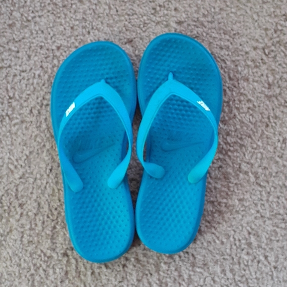 Nike flip flops - Picture 3 of 10